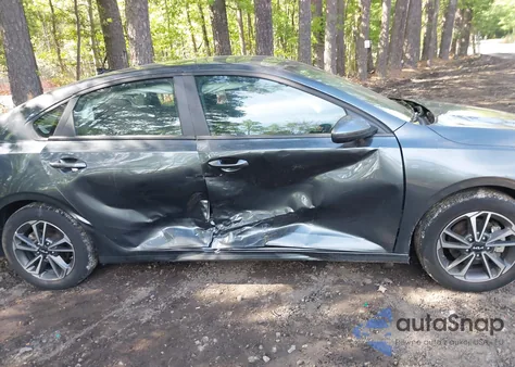 2023 Kia Forte Lxs z USA, uszkodzony, nr VIN 3KPF24AD4PE644244